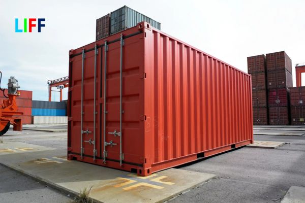 container màu đỏ